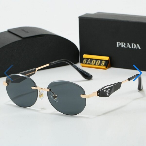 Lunettes de Soleil Prada