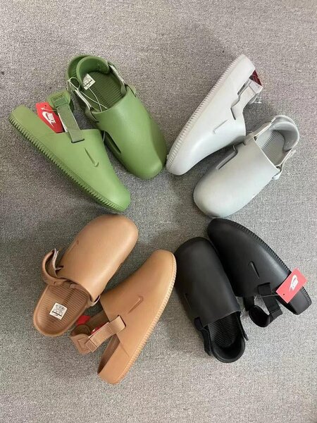 Nike calm mules