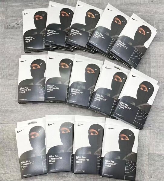 Nike Pro Thermal-FIT Hood