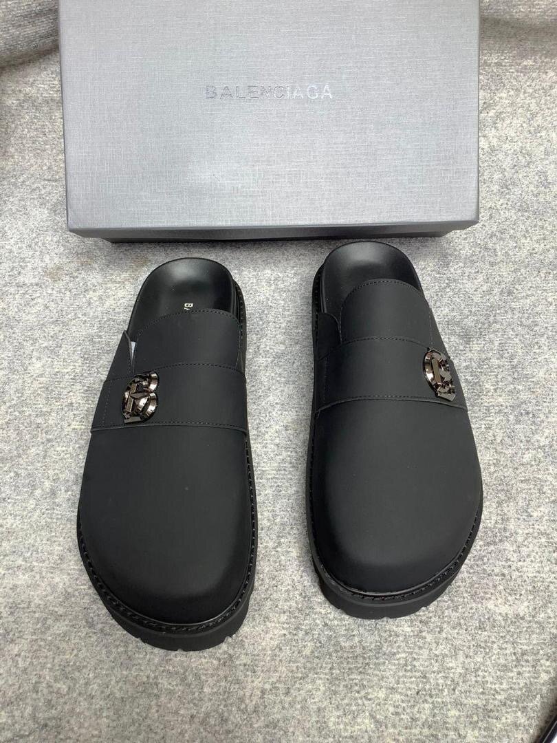 Sandales en cuir noir