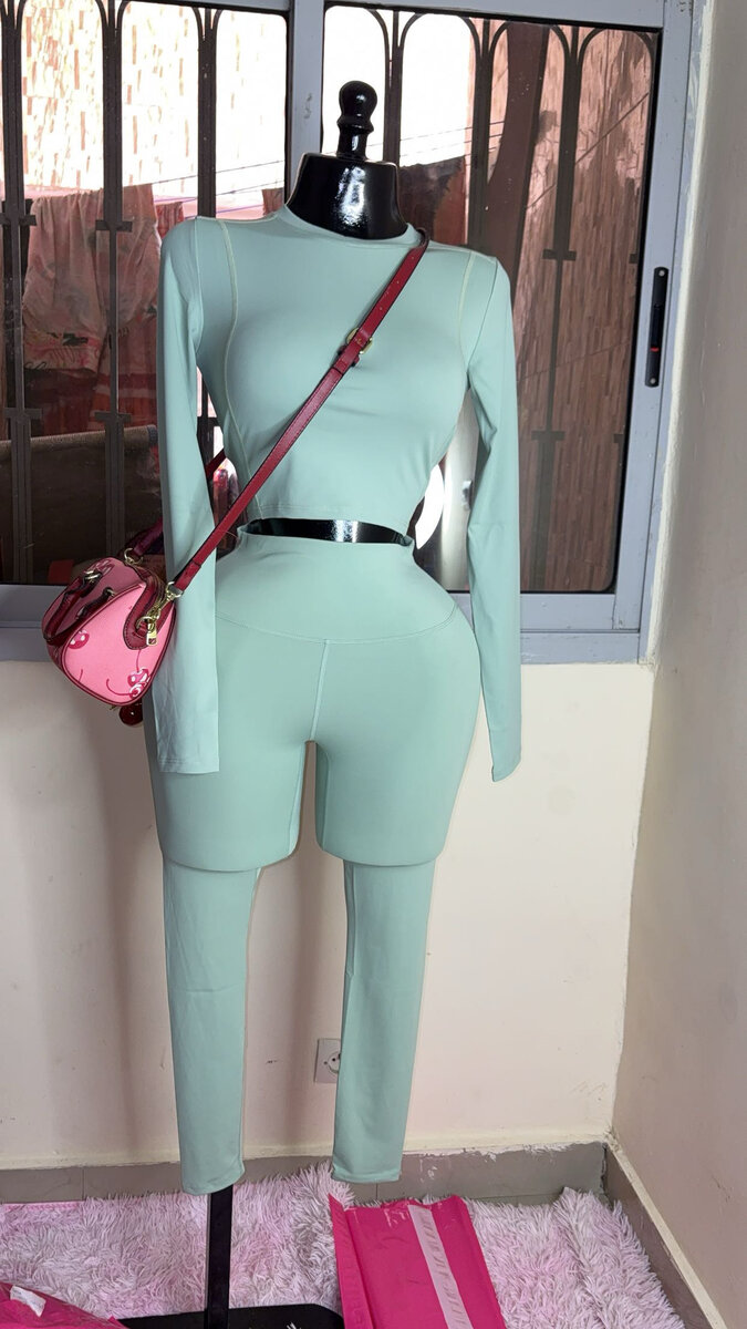 Ensemble moulant femme élégant