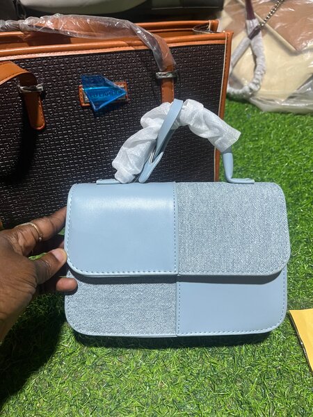 Sac à main en cuir bicolore