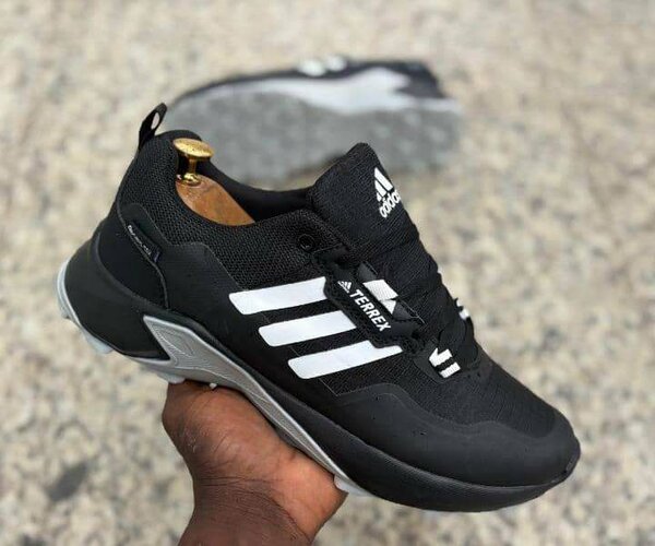 Chaussures de Sport Noires Homme