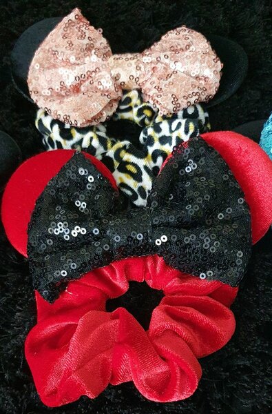 Mickey mouse scrunchies k40