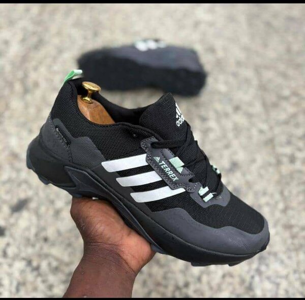 Chaussures de randonnée noires