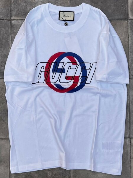 Tee-shirts over size