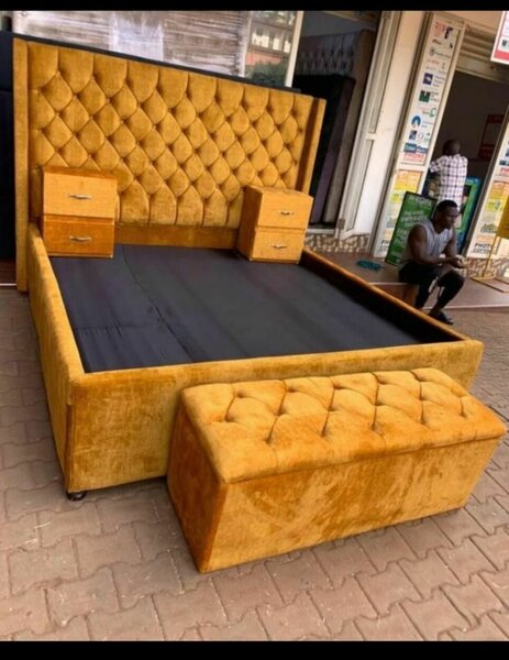 Lit capitonné en velours