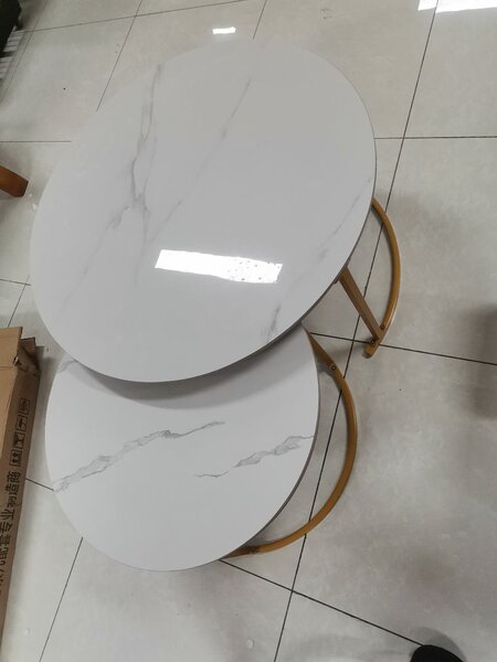 Tables rondes en marbre