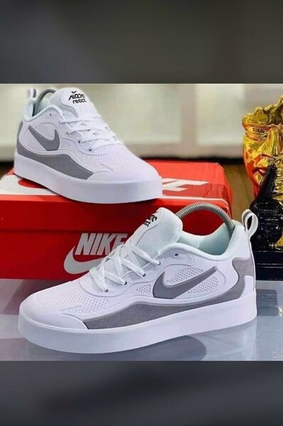 NIKE AIR 270