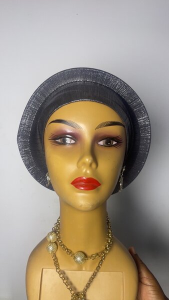 Chapeau Turban Gris Élégant