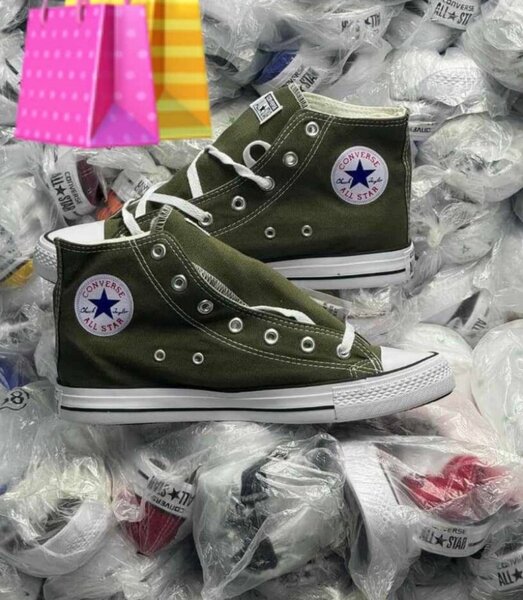 Chaussures montantes Converse tendance