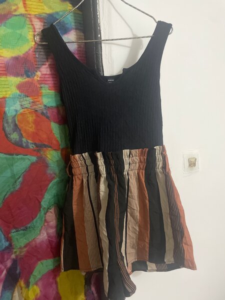 Robe noire avec jupe patchwork