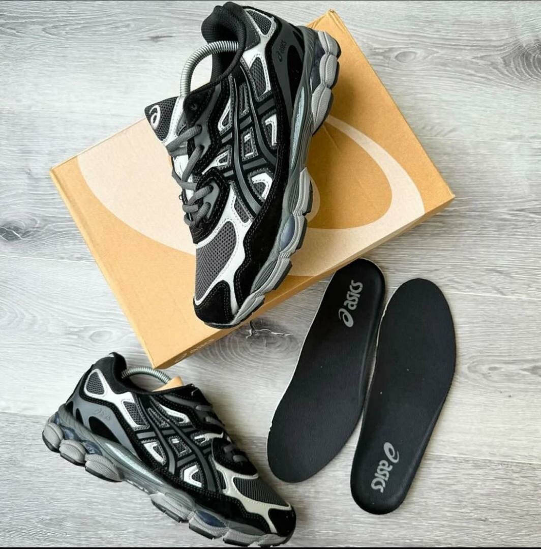 Chaussures de course Asics élégantes