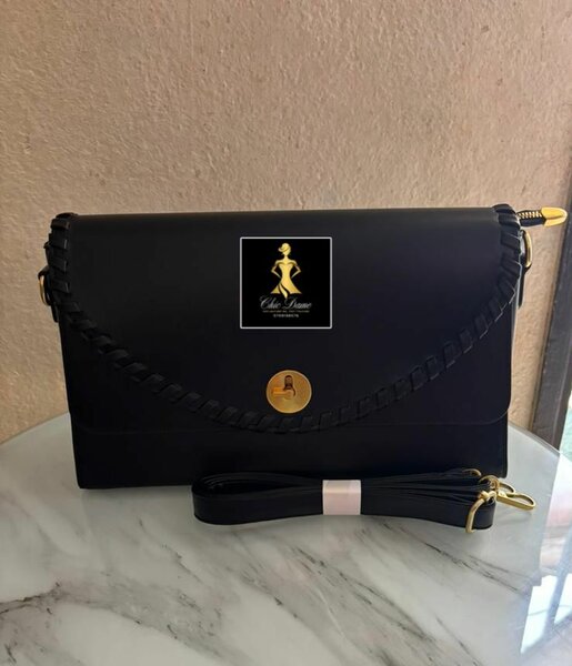 Sac à main en cuir noir élégant pour femme
