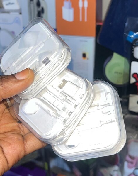 Écouteurs filaires ergonomiques