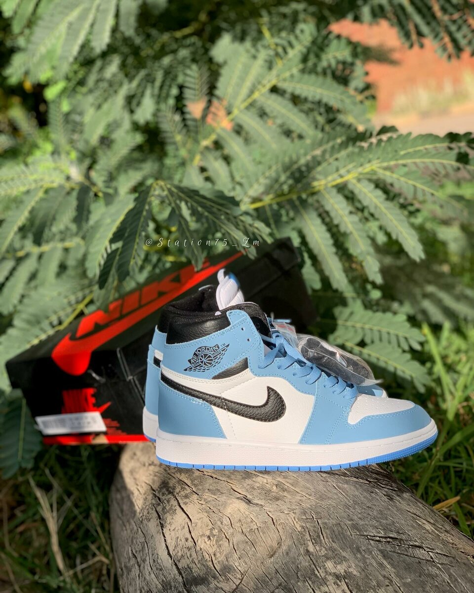 Air jordan 1s University Blue High OG