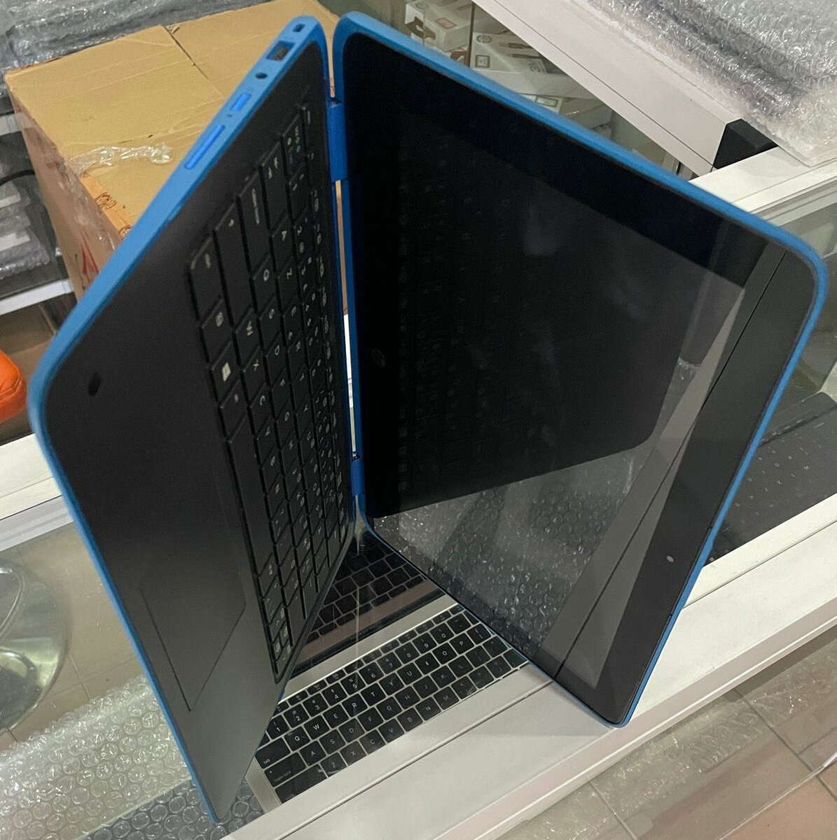 Ordinateur portable ultra-fin 14''