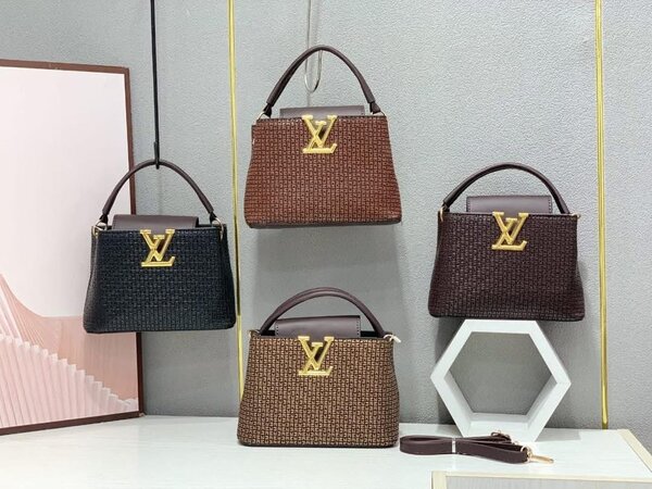 Sac à main élégant tissé