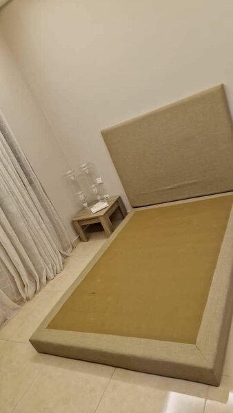 Lit plateforme moderne beige