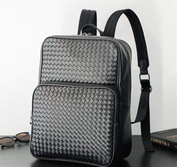 Sac à dos en cuir tressé