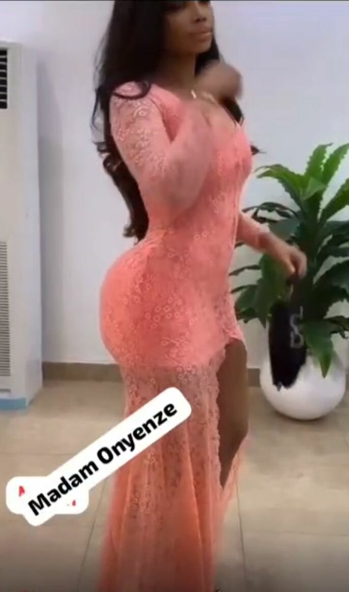 Robe longue en dentelle élégante