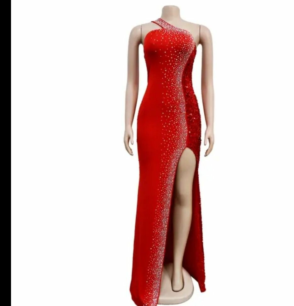 Robe longue rouge éblouissante
