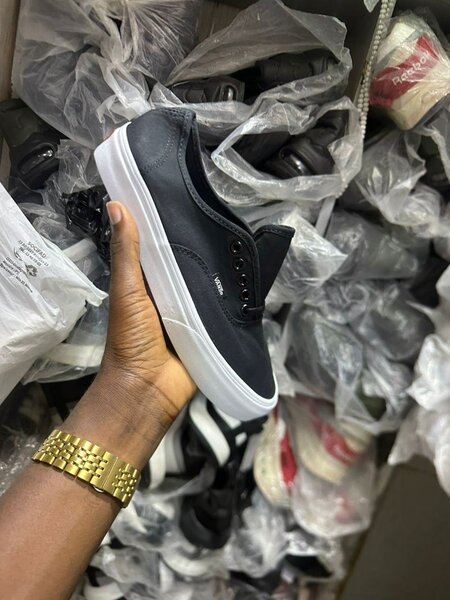 Sneakers unisex noir tendance