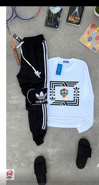 Ensemble jogging et sweat-shirt Adidas