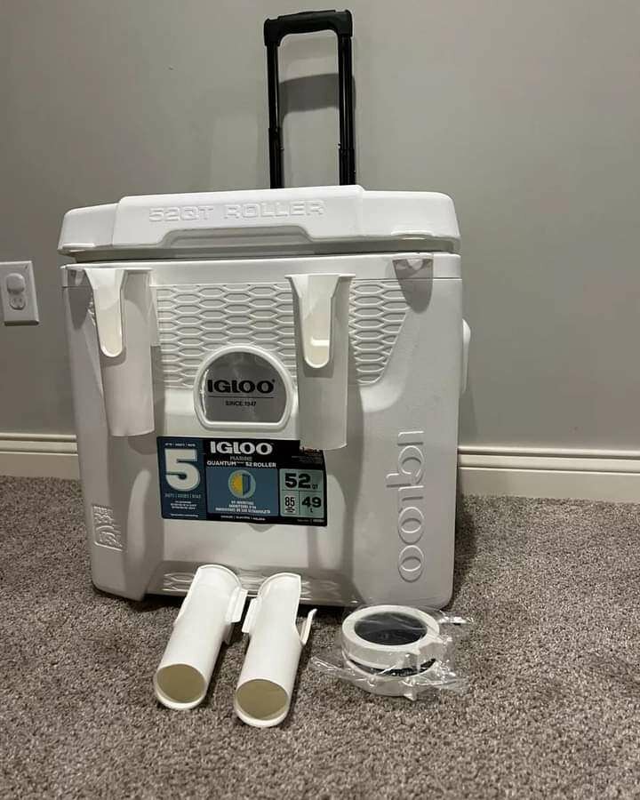 Igloo 45931 Marine Ultra Quantum 52-Quart Ice Chest /Cooler