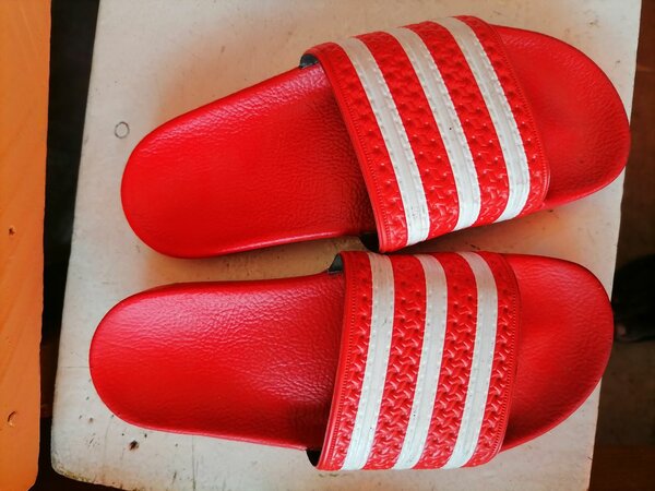 Chaussures femme et homme.