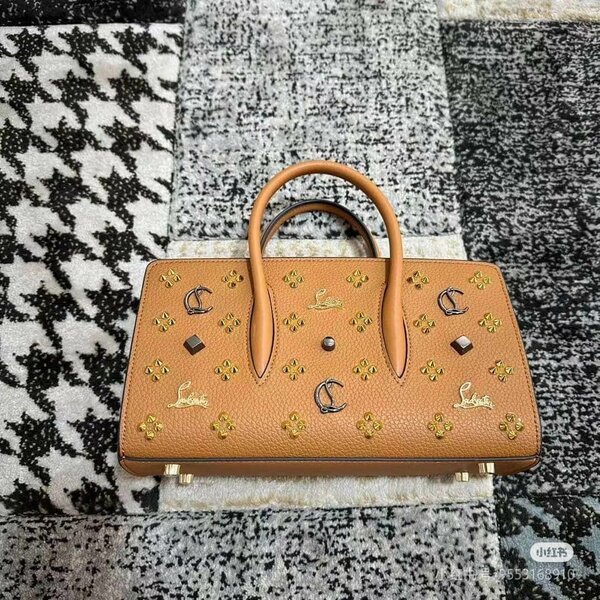 Sac à main en cuir décoré