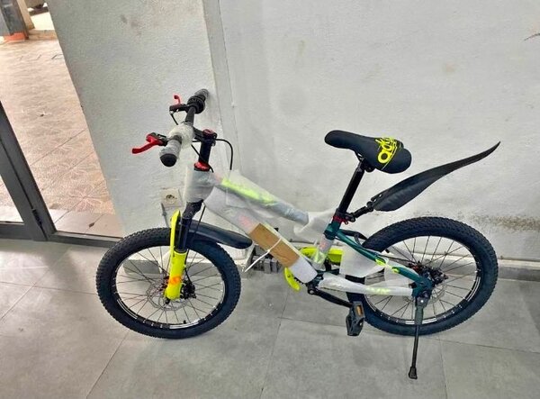 Vélo enfant blanc et vert