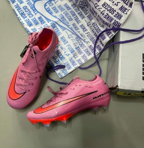 Chaussures de Foot Roses Performance