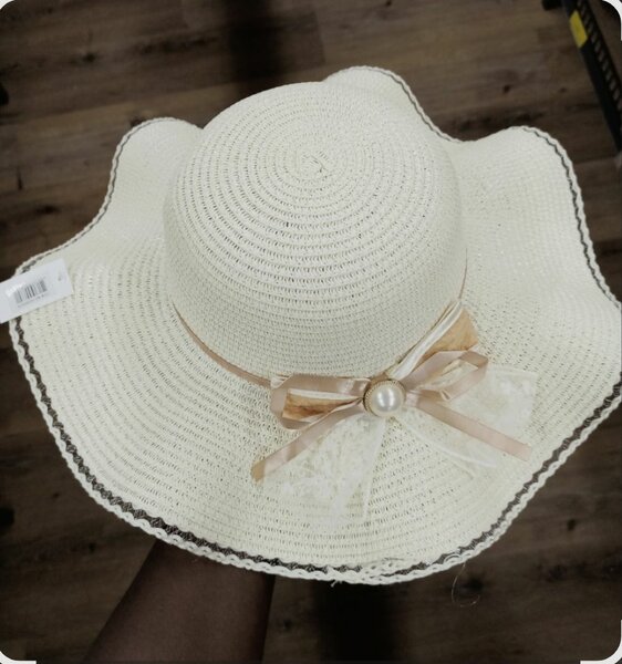 Chapeau de soleil élégant