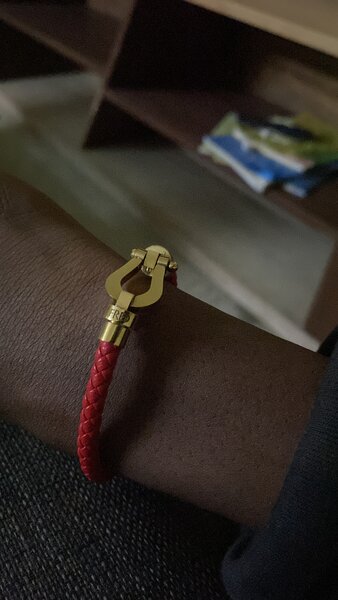 Bracelet en cuir rouge