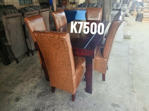 Stylish dining set (table + chairs)