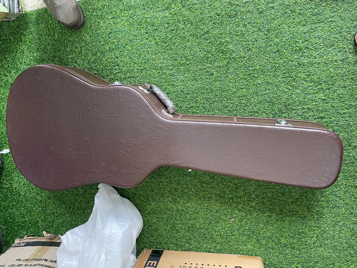 Yamaha Acoustic Guitar