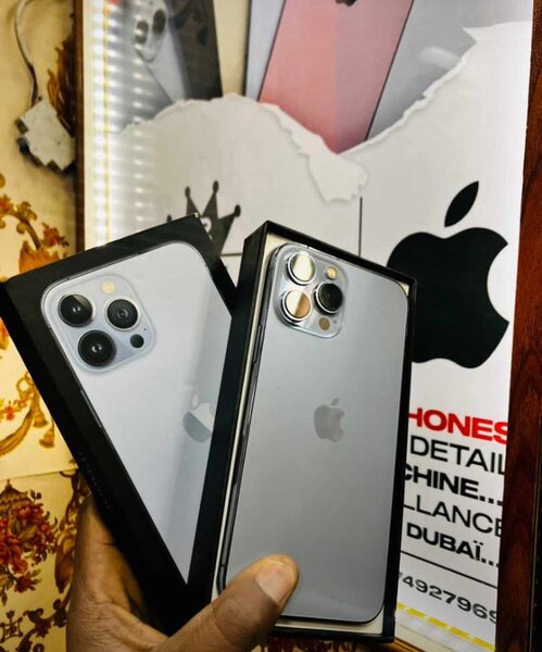 13pro Max disponible avec le cartons 