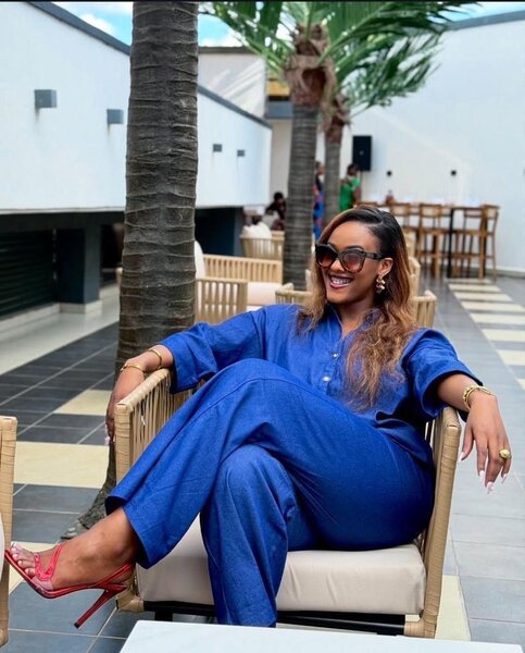 Ensemble bleu élégant