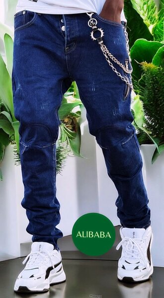 Jeans tendance avec chaîne