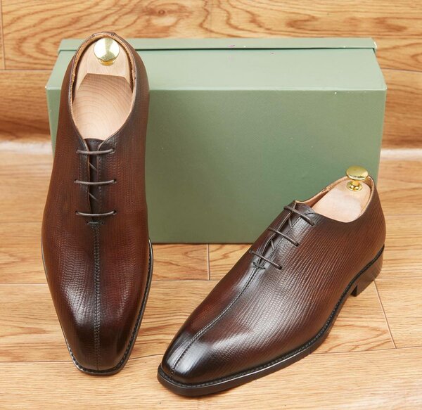 Chaussures habillées en cuir élégant