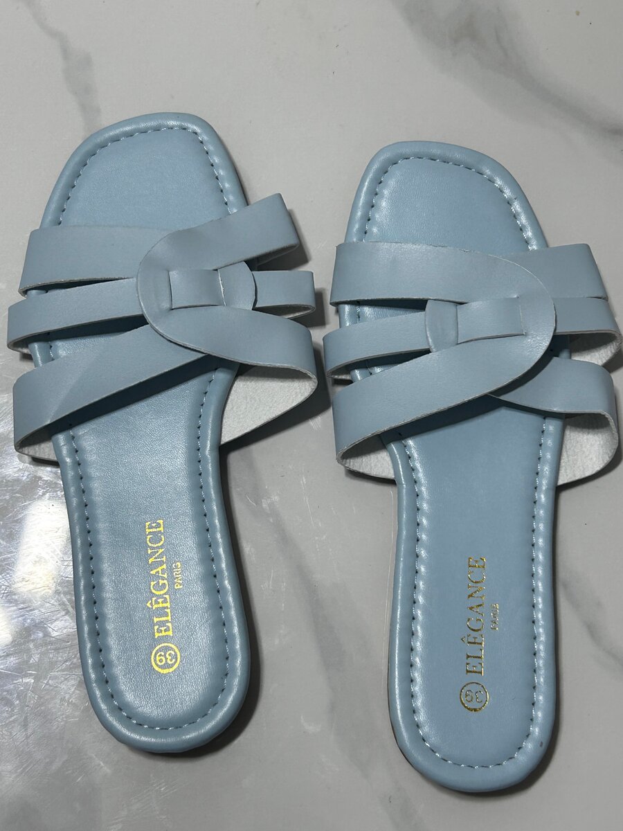 Sandales plates élégantes bleues