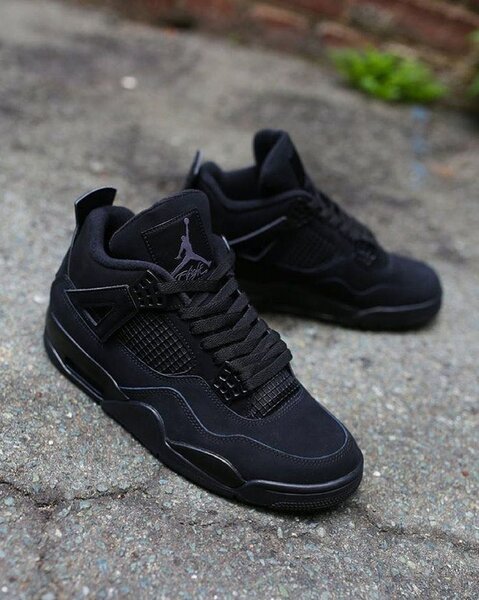 Air Jordan 4 black cat