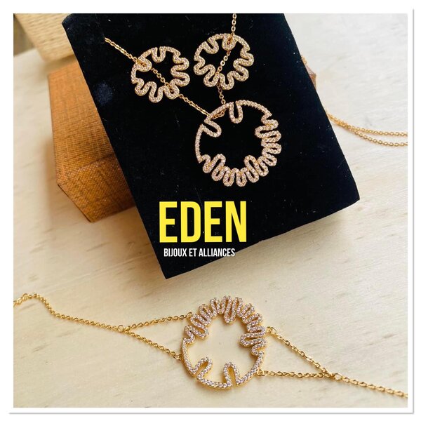 Chaîne plaquée or avec pendentif + boucles d'oreilles + bracelet