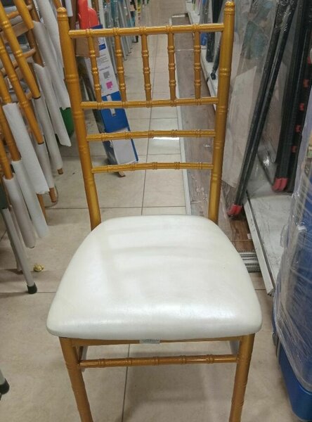 Chaise pliable en bois avec siège blanc
