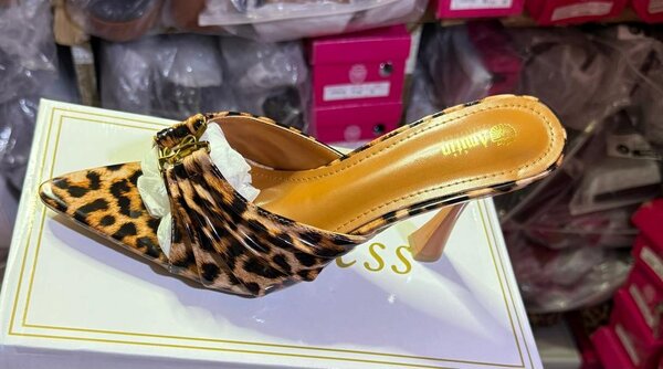 Sandales à talon élégantes