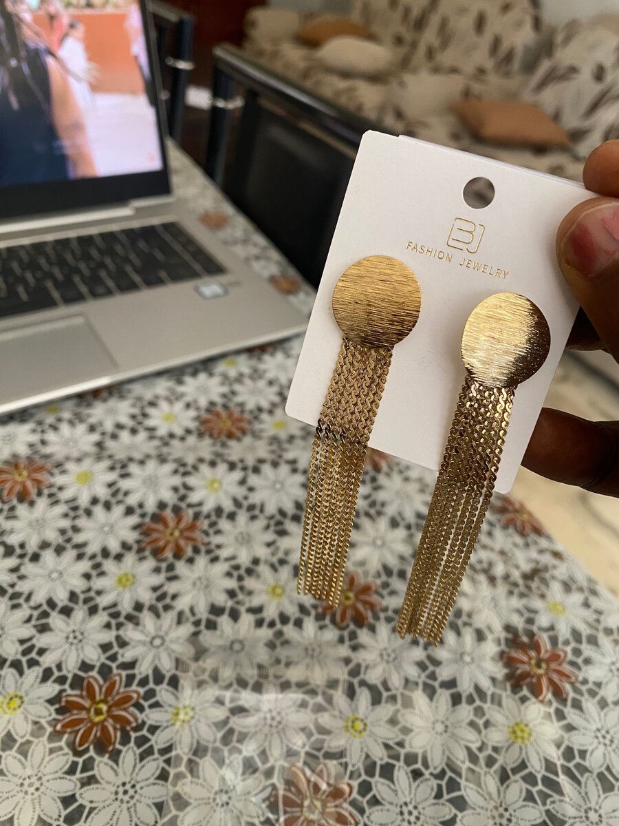 Boucles d'oreilles pendantes dorées