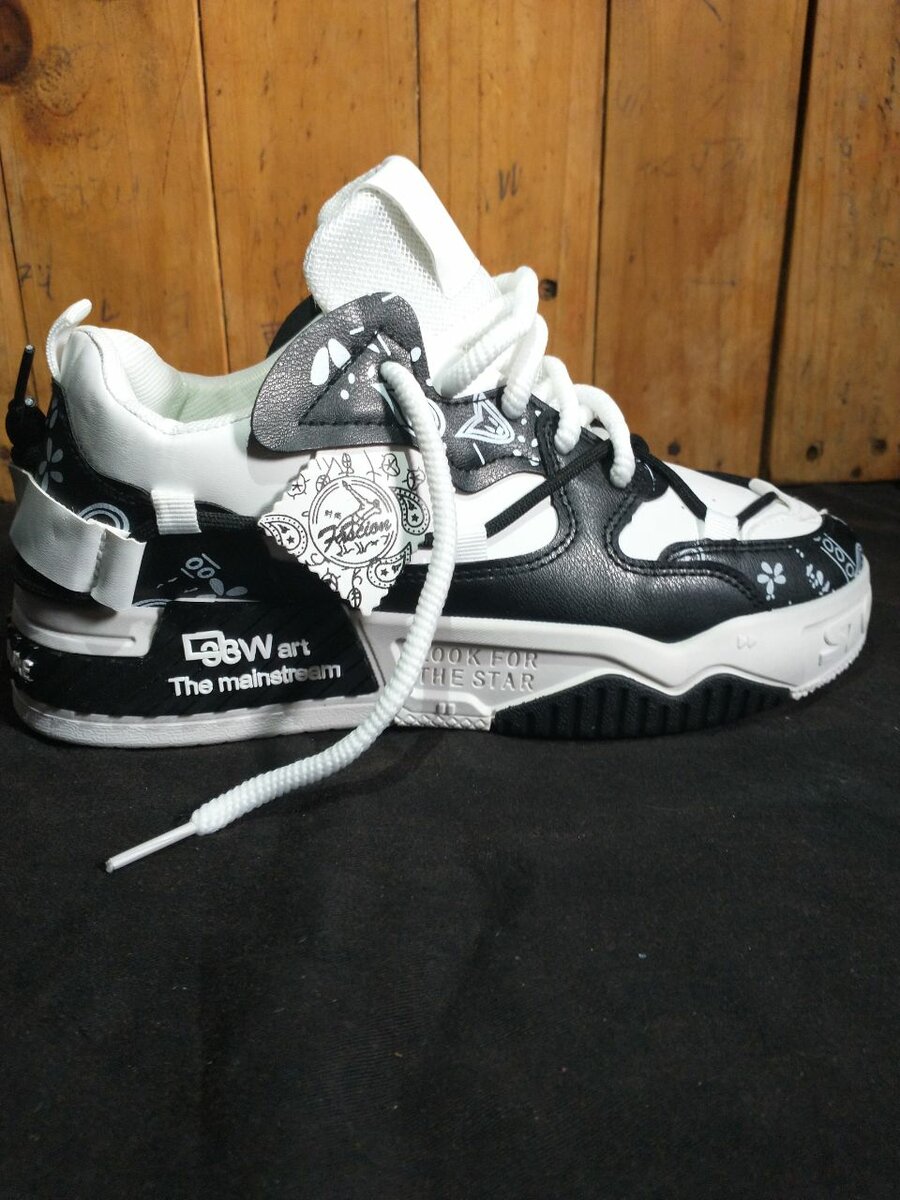 Chaussures Nike noir et blanc