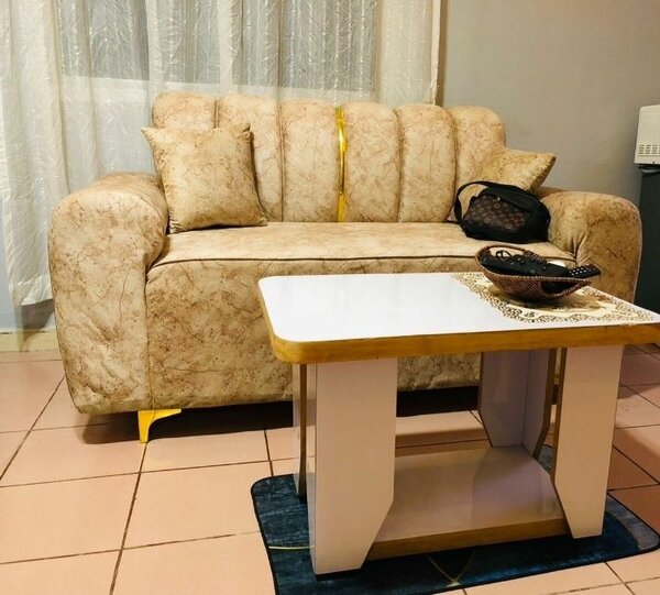 Canapé confortable beige