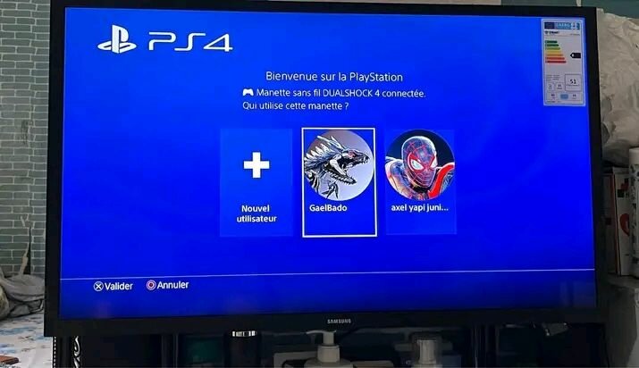 PS4 Blanc avec FIFA 23